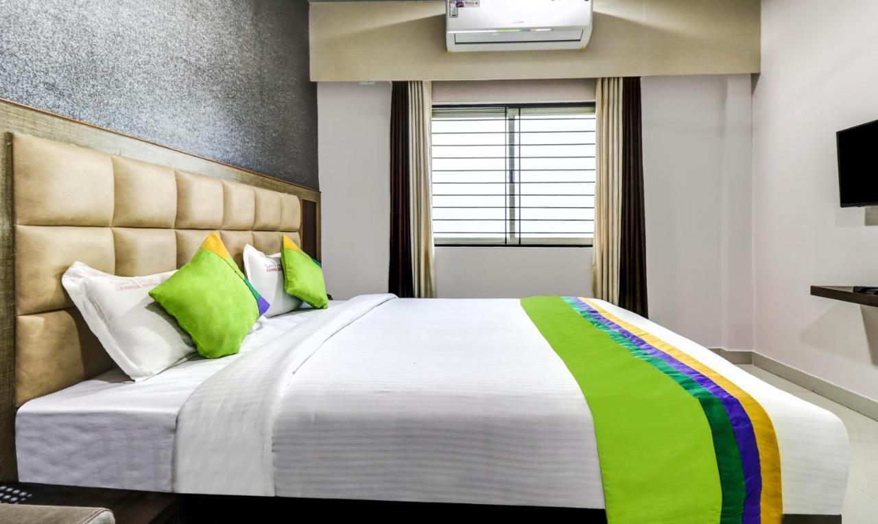 Treebo Sahara Suites 750 M From St Johns Medical College And Hospital 班加罗尔 外观 照片